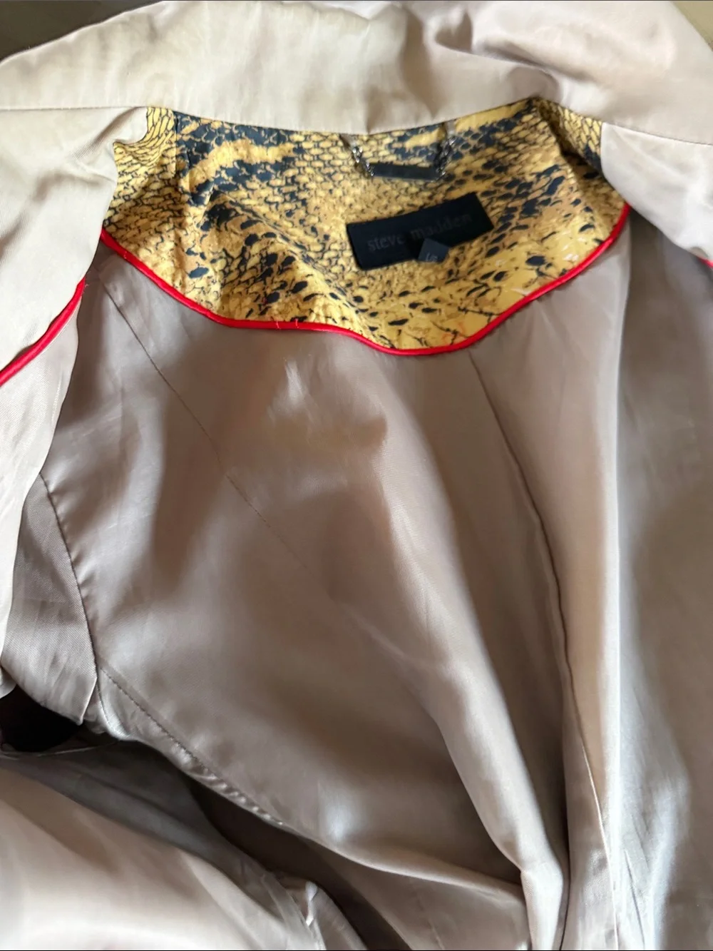 Steve Madden Classic Beige/Tan Women's Trench Coat with Belt - size large